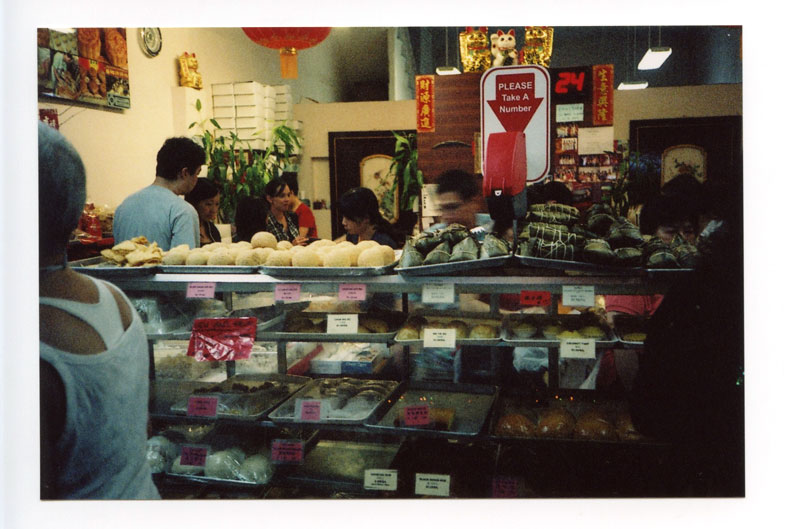 Sing Cheong Yuan Bakery, Chinatown, Honolulu, Hawaii.  Olympus XA2 © 2013 Bobby Asato